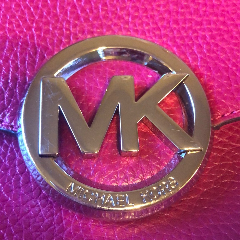 MK Shoulder Bag - Picture 4 of 4